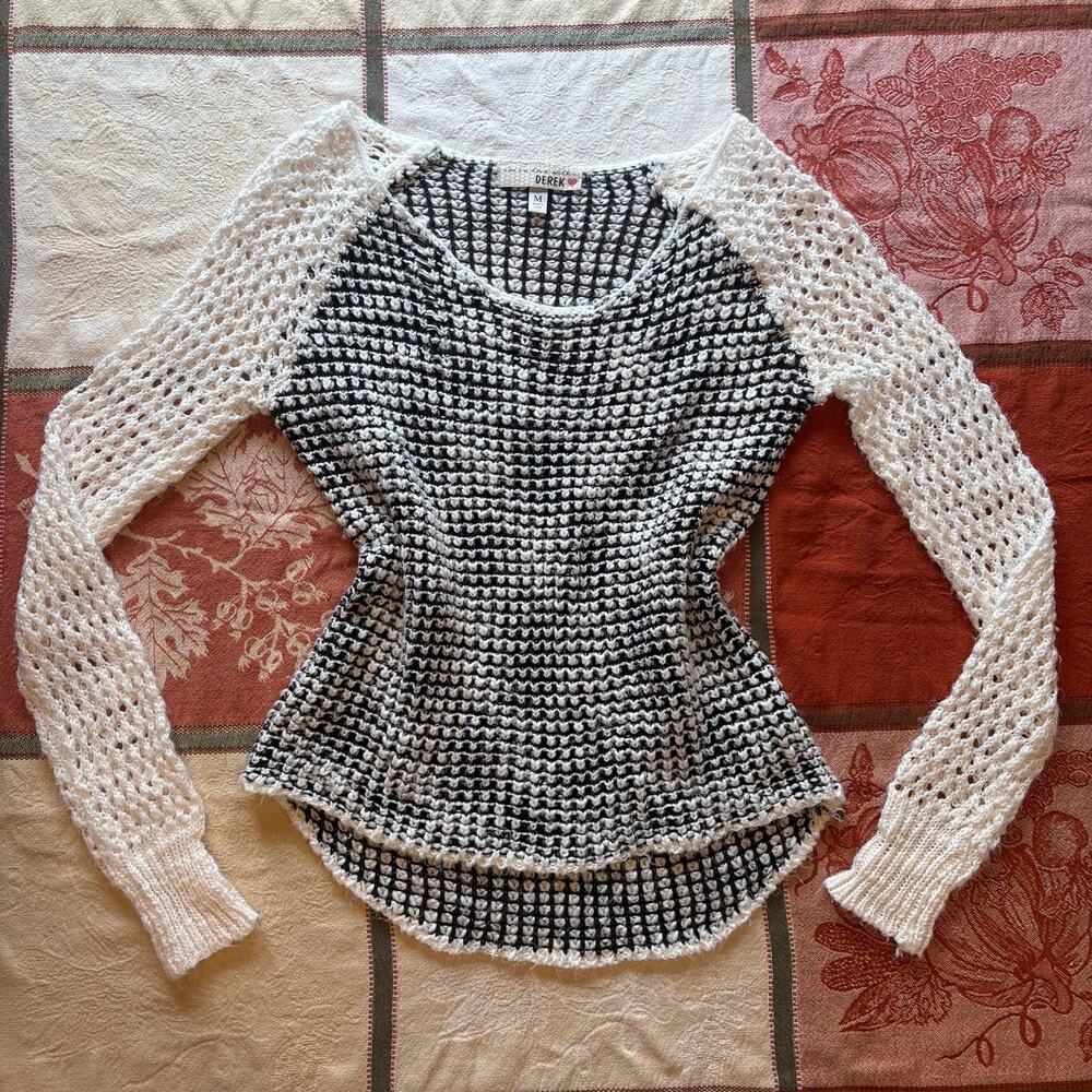 I'm in Love with Derek Black White Open Knit Raglan Sweater M
